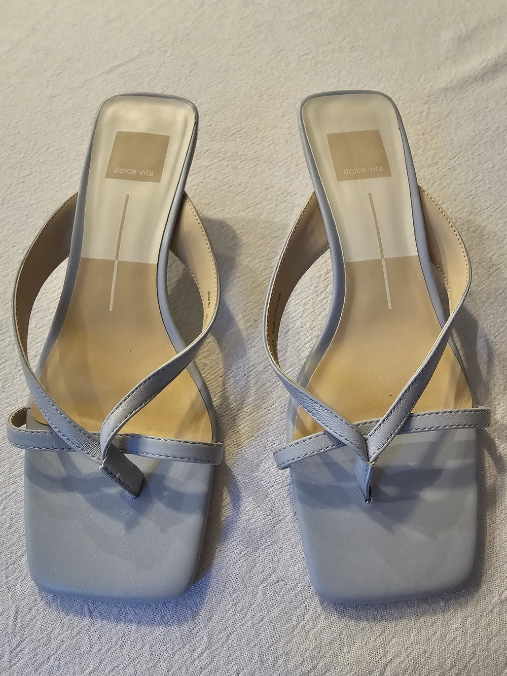 Dolce Vita Brevel Light Blue Leather Thong Kitten Heels Square Toe Sandals 8.5